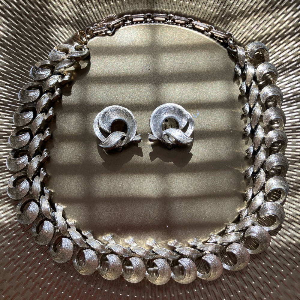 Lisner Necklace and Earring Set